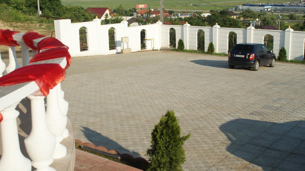 Hotel Premier Class Valea Lupului  Extérieur photo