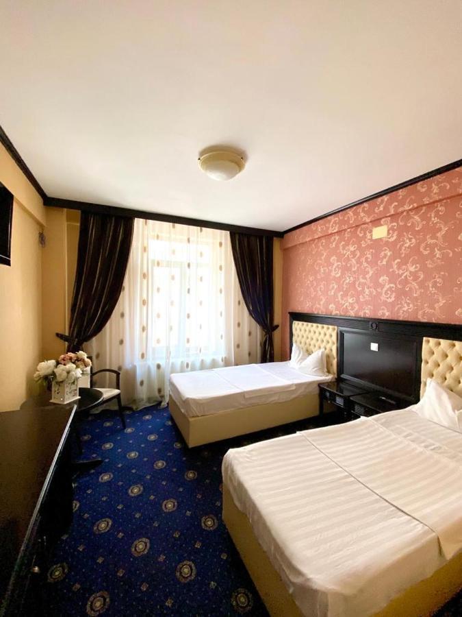 Hotel Premier Class Valea Lupului  Extérieur photo