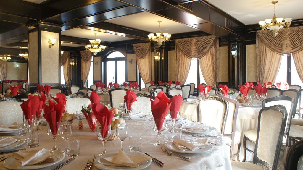 Hotel Premier Class Valea Lupului  Extérieur photo