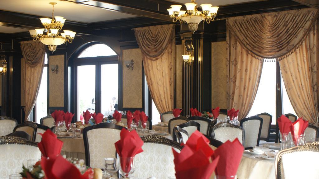 Hotel Premier Class Valea Lupului  Extérieur photo